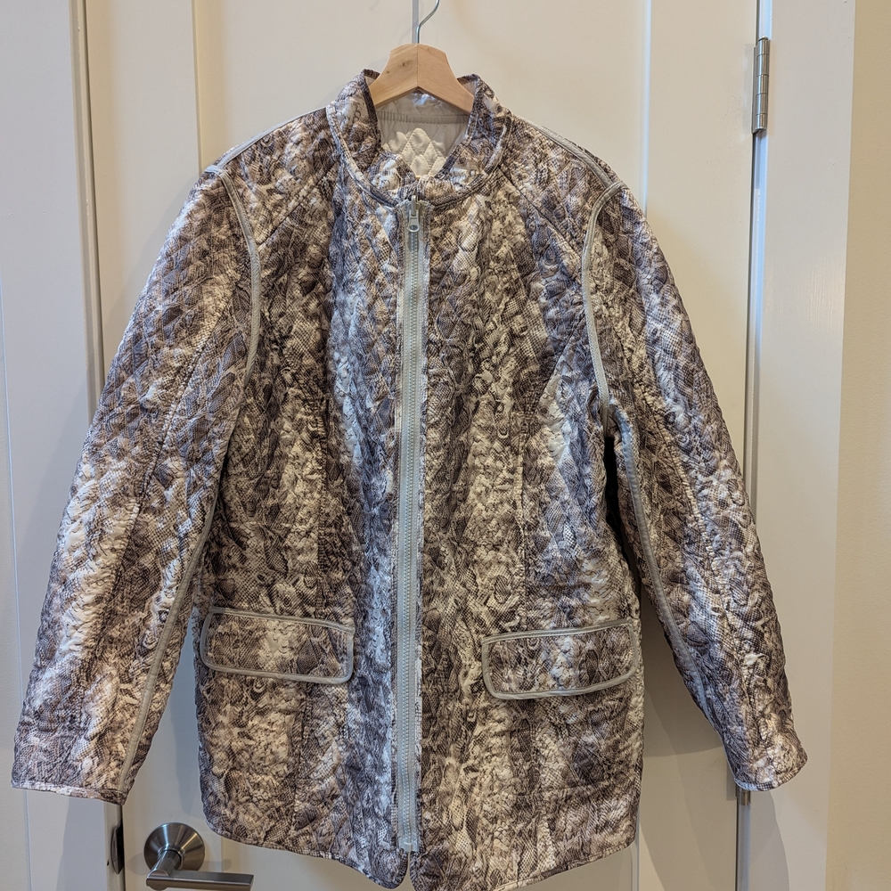 Quilted Jacket with Zip Closure